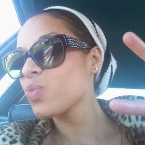 Meet your Posher, Gretchen - Picture 1 of 1